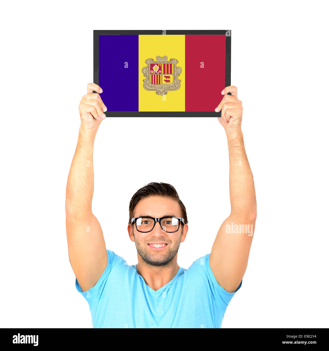 Porträt eines jungen lässig hochhalten Brett mit Flagge Andorra Stockfoto