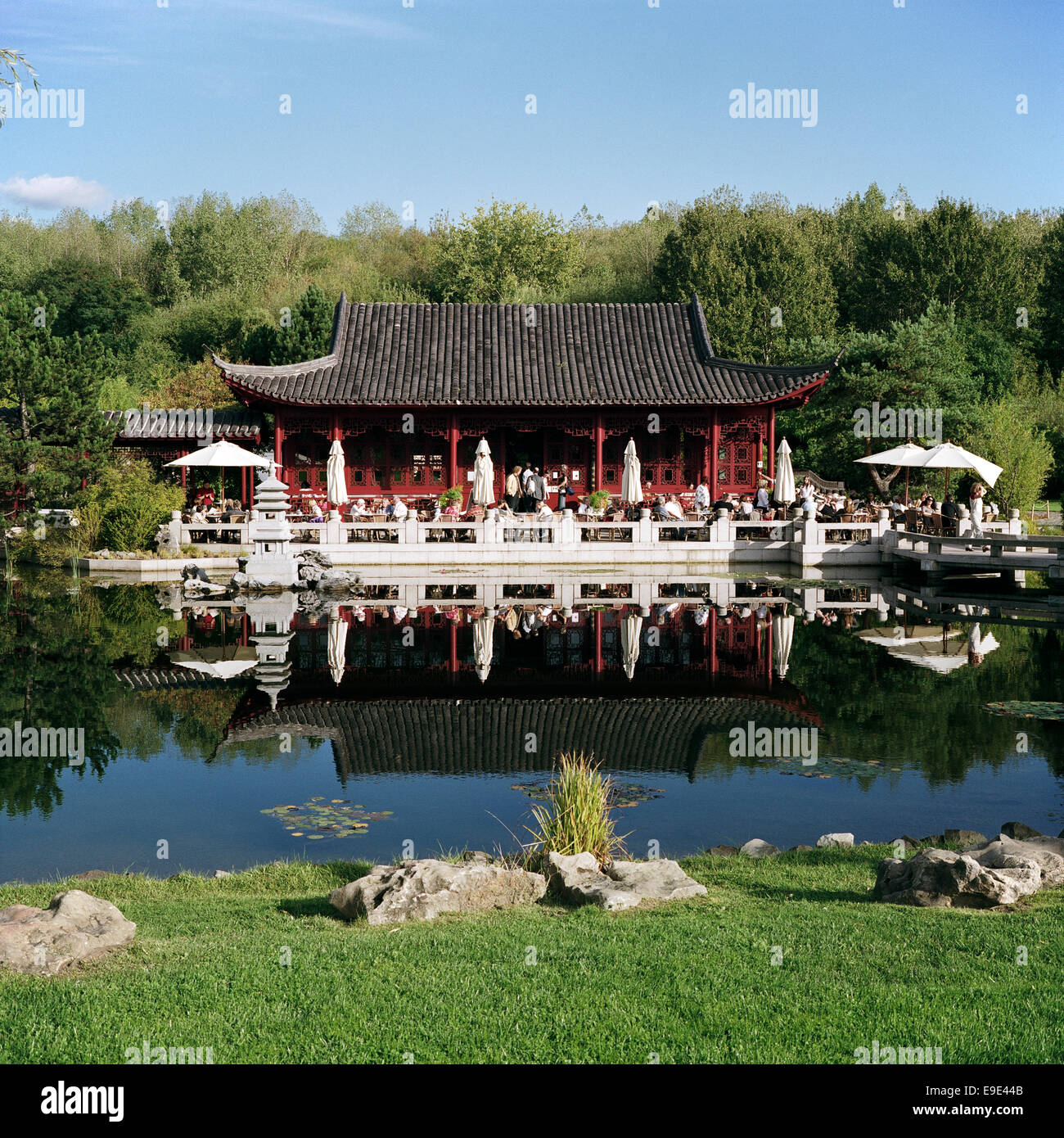 Berlin. Deutschland. Chinesischer Pavillon und Tea Room in den Gärten