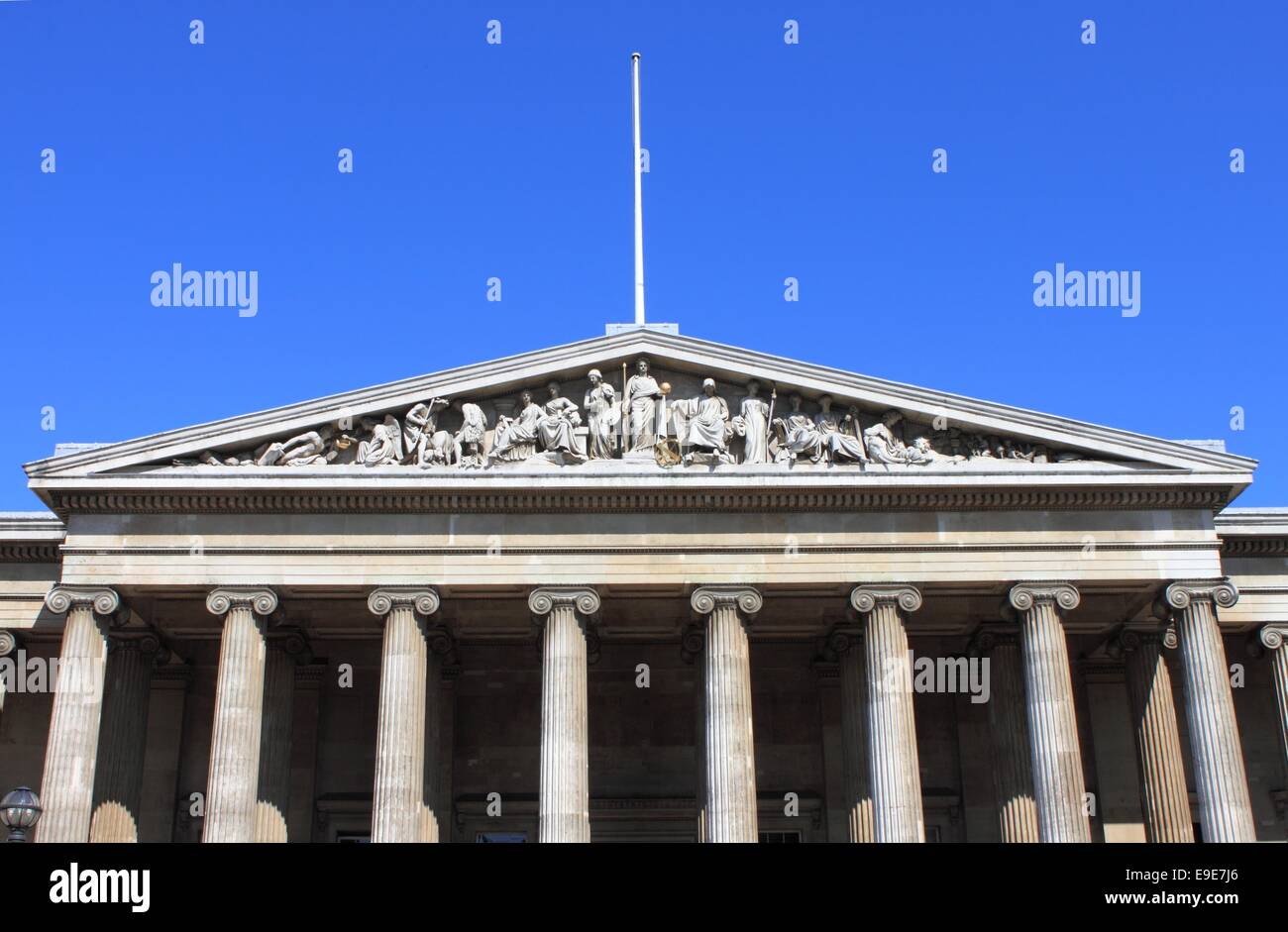 Fassade des British Museum in London, UK Stockfoto