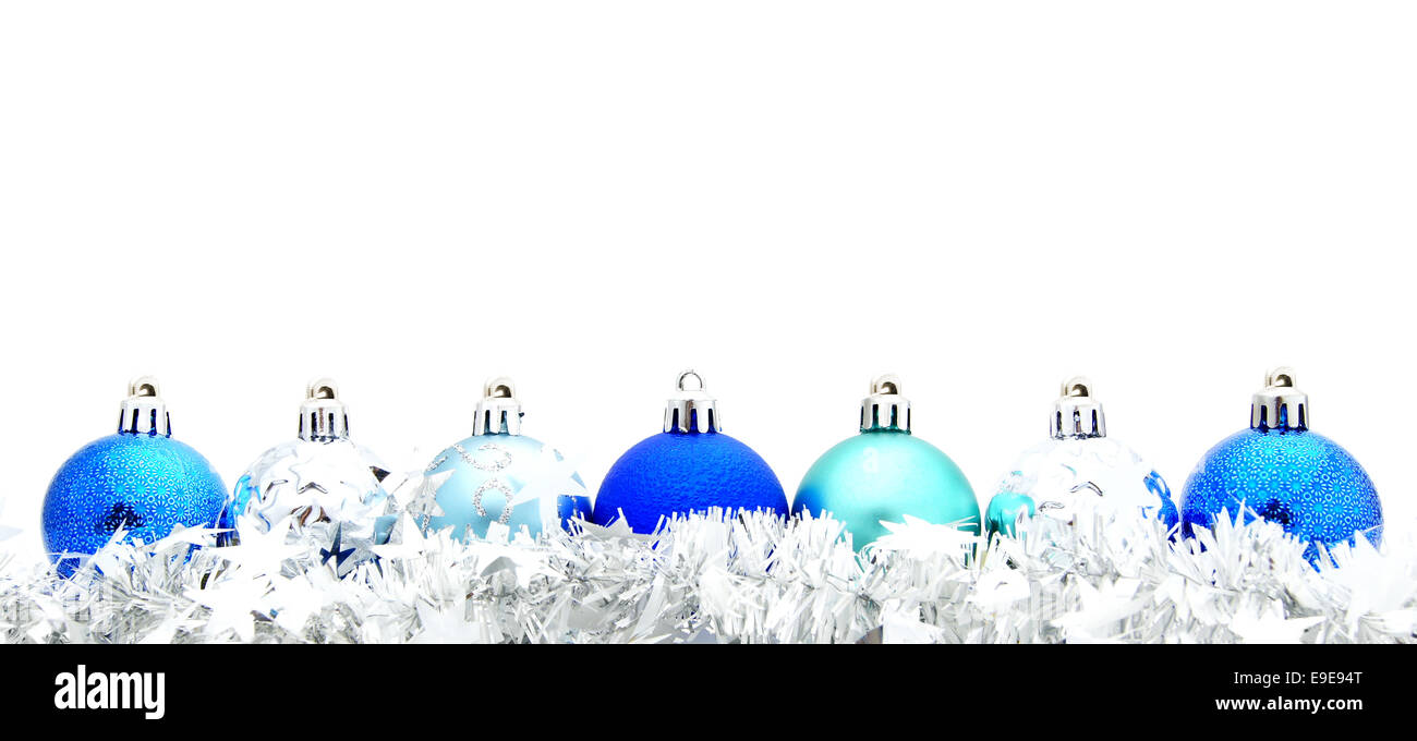 Blaue Weihnachten Christbaumkugel Grenze mit Girlande über einen weißen