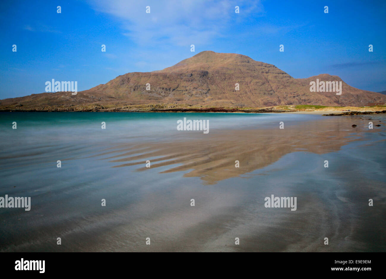 Mweelrea Berg- und Glasilaun Strand, Connemara, County Galway, Irland Stockfoto