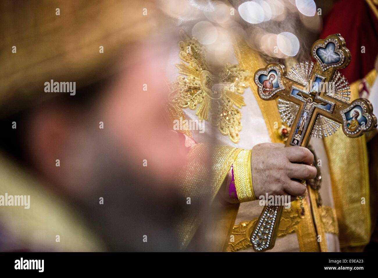 Thessaloniki, Griechenland. 26. Oktober 2014. Verherrlichung Zeremonie in der Kirche Saint Demetrius der Patron Saint of Thessaloniki, Griechenland am 26. Oktober 2014. Bildnachweis: Konstantinos Tsakalidis/Alamy Live-Nachrichten Stockfoto