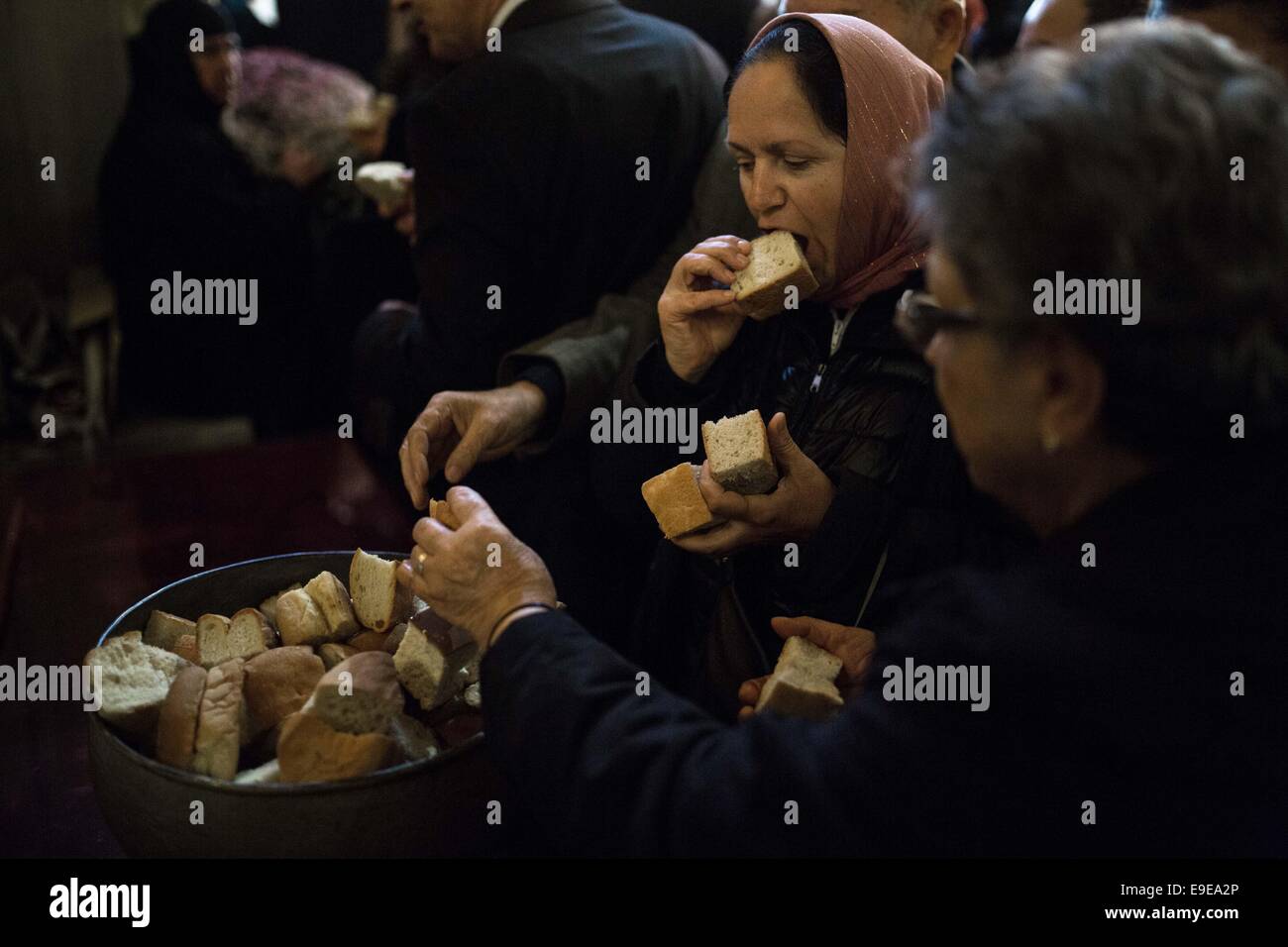 Thessaloniki, Griechenland. 26. Oktober 2014. Verherrlichung Zeremonie in der Kirche Saint Demetrius der Patron Saint of Thessaloniki, Griechenland am 26. Oktober 2014. Bildnachweis: Konstantinos Tsakalidis/Alamy Live-Nachrichten Stockfoto