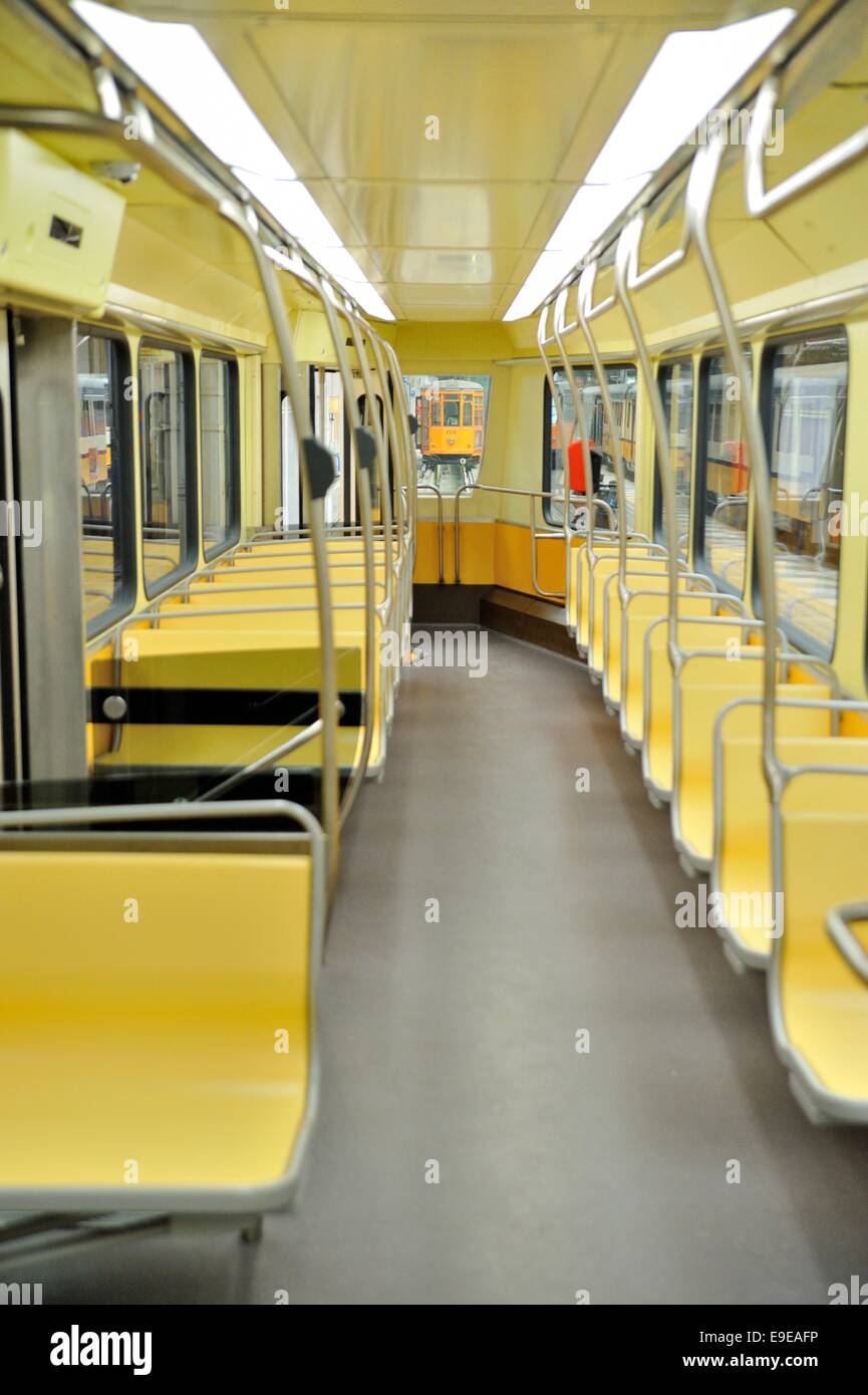 Neue ATM Klasse 4900 Straßenbahn (Innenansicht). Mailand, Italien Stockfoto