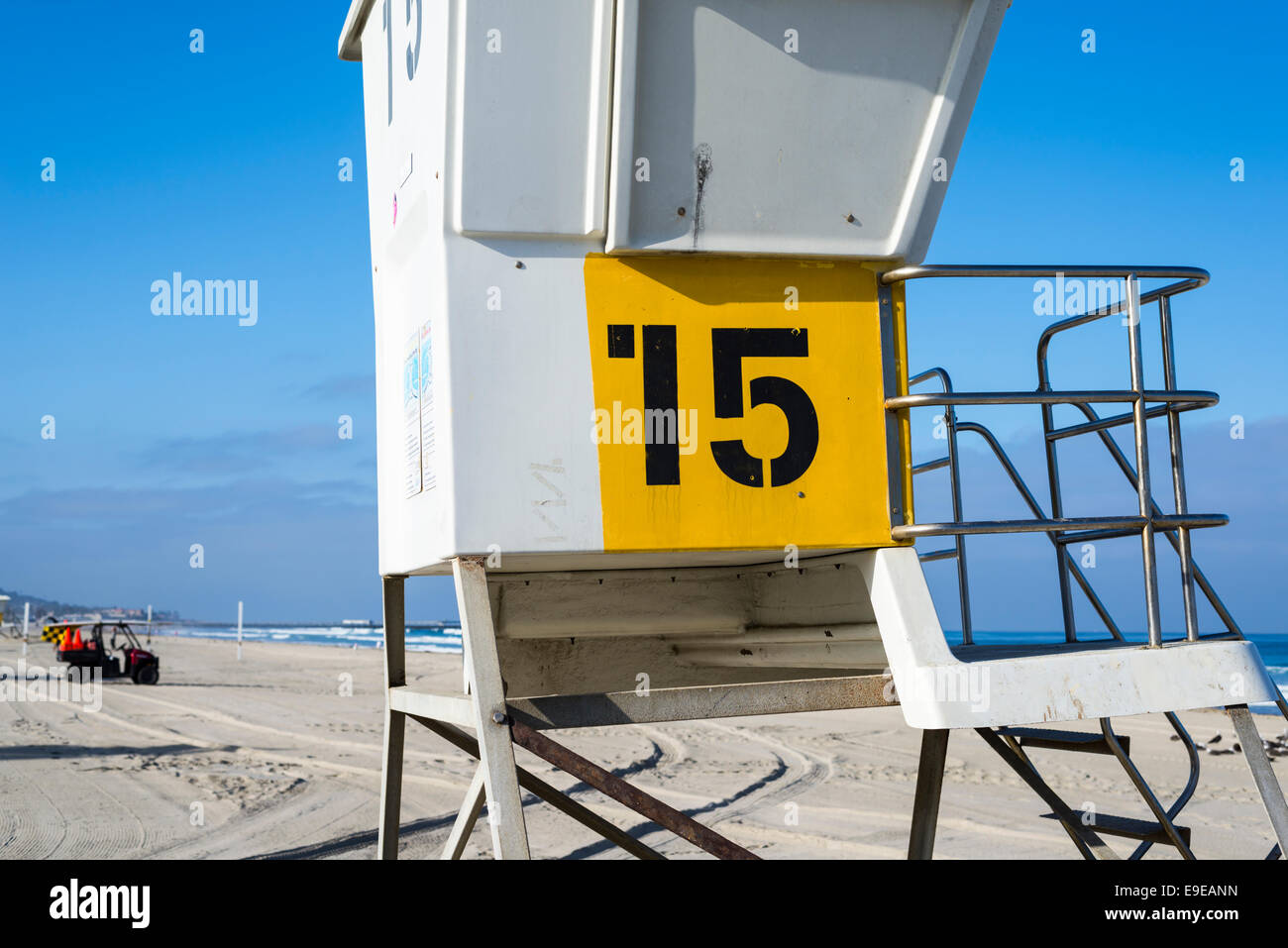 Rettungsschwimmer Turm Nummer 15 am Mission Beach. San Diego, California, Vereinigte Staaten von Amerika. Stockfoto