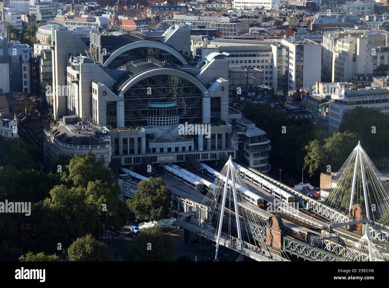 Charing Cross Station angesehen vom London Eye, London, England, UK Stockfoto