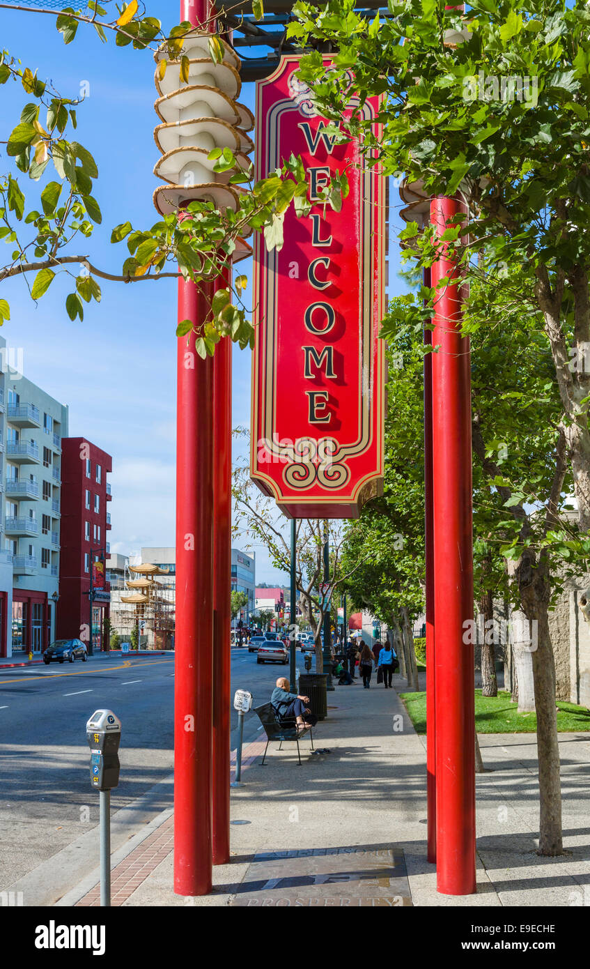 Willkommen Sie Schild am Eingang zu Chinatown, N Broadway, Los Angeles, Kalifornien, USA Stockfoto