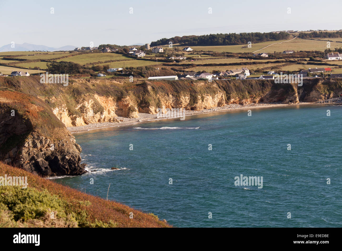 Wales Küstenweg in Nord-Wales. Malerische Aussicht vom Abschnitt Anglesey Westküste von Wales Küstenweg. Stockfoto