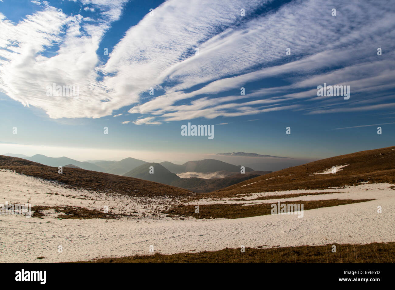 Verschneite Landschaft Berge Stockfoto