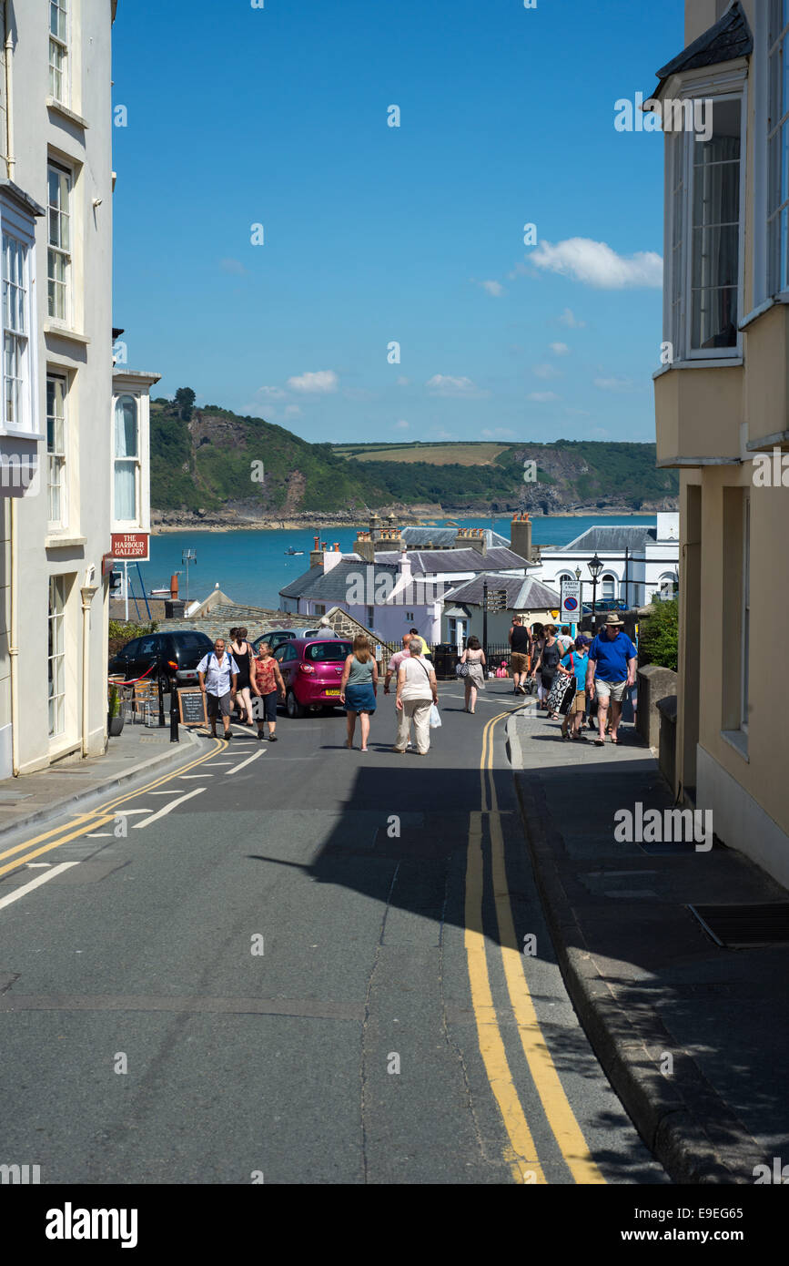 Straße zum Hafen in Tenby, Pembrokeshire, South Wales Stockfoto