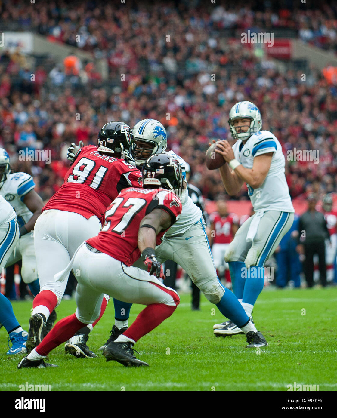 London, UK. 26. Oktober 2014. NFL International Series. Atlanta Falcons im Vergleich zu Detroit Lions. Löwen QB Matthew Stafford [9] in Aktion. Bildnachweis: Aktion Plus Sport/Alamy Live-Nachrichten Stockfoto