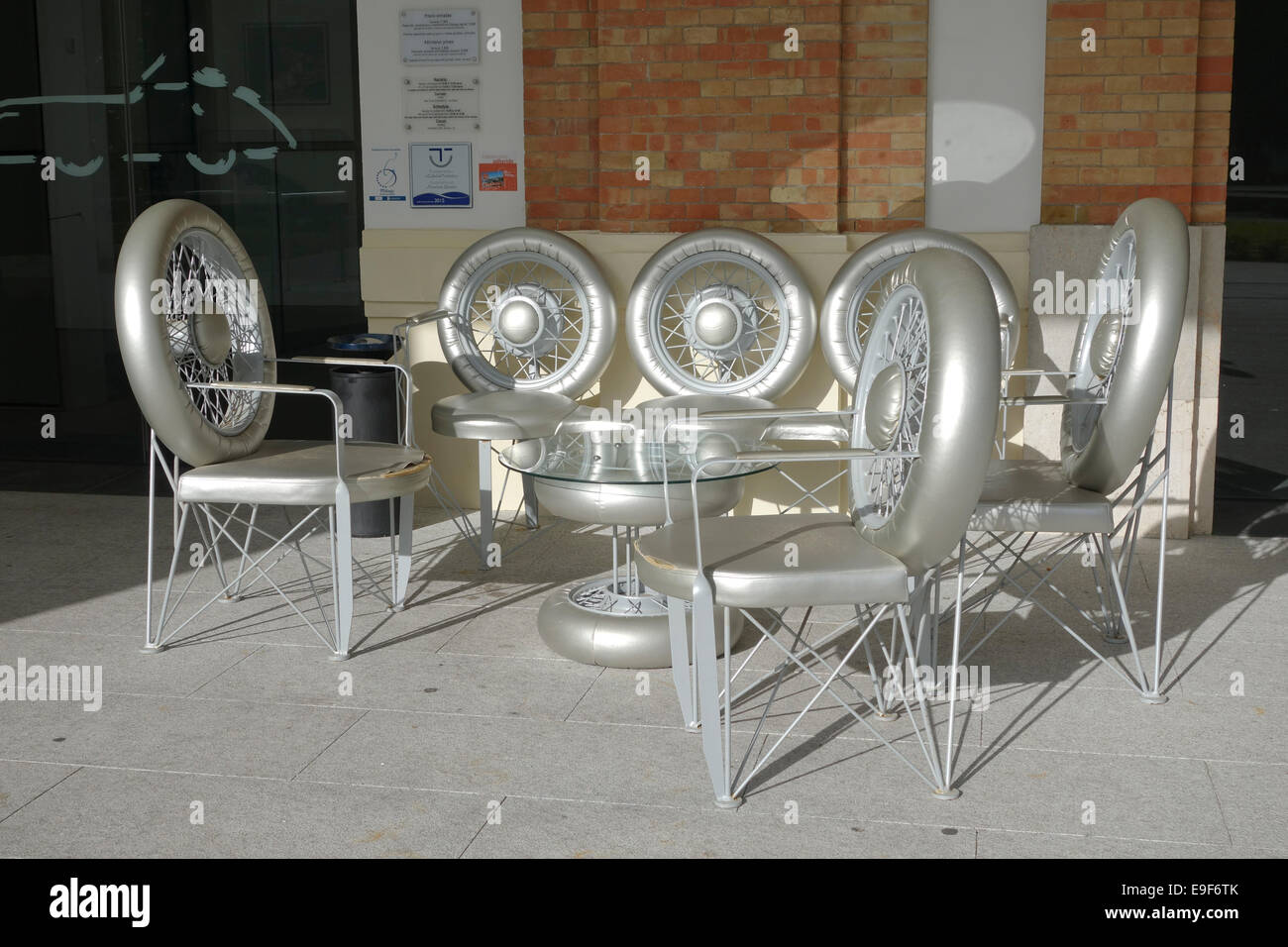 Terrasse aus Räder am Auto, Automobile Museum von Málaga, Andalusien, Spanien. Stockfoto