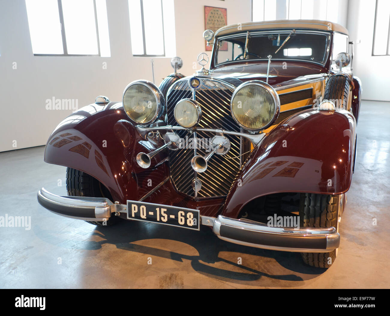 Mercedes Benz, 1937 im Auto, Automobil Museum von Málaga, Andalusien, Spanien. Stockfoto