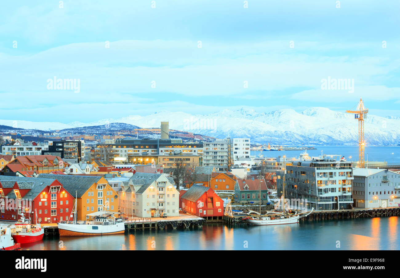 Romso Stadtbild in der Abenddämmerung Troms-Norwegen Stockfoto