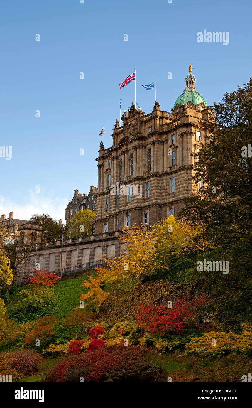 Laub Herbstfärbung, Princes Street Gardens East, Edinburgh Schottland Stockfoto