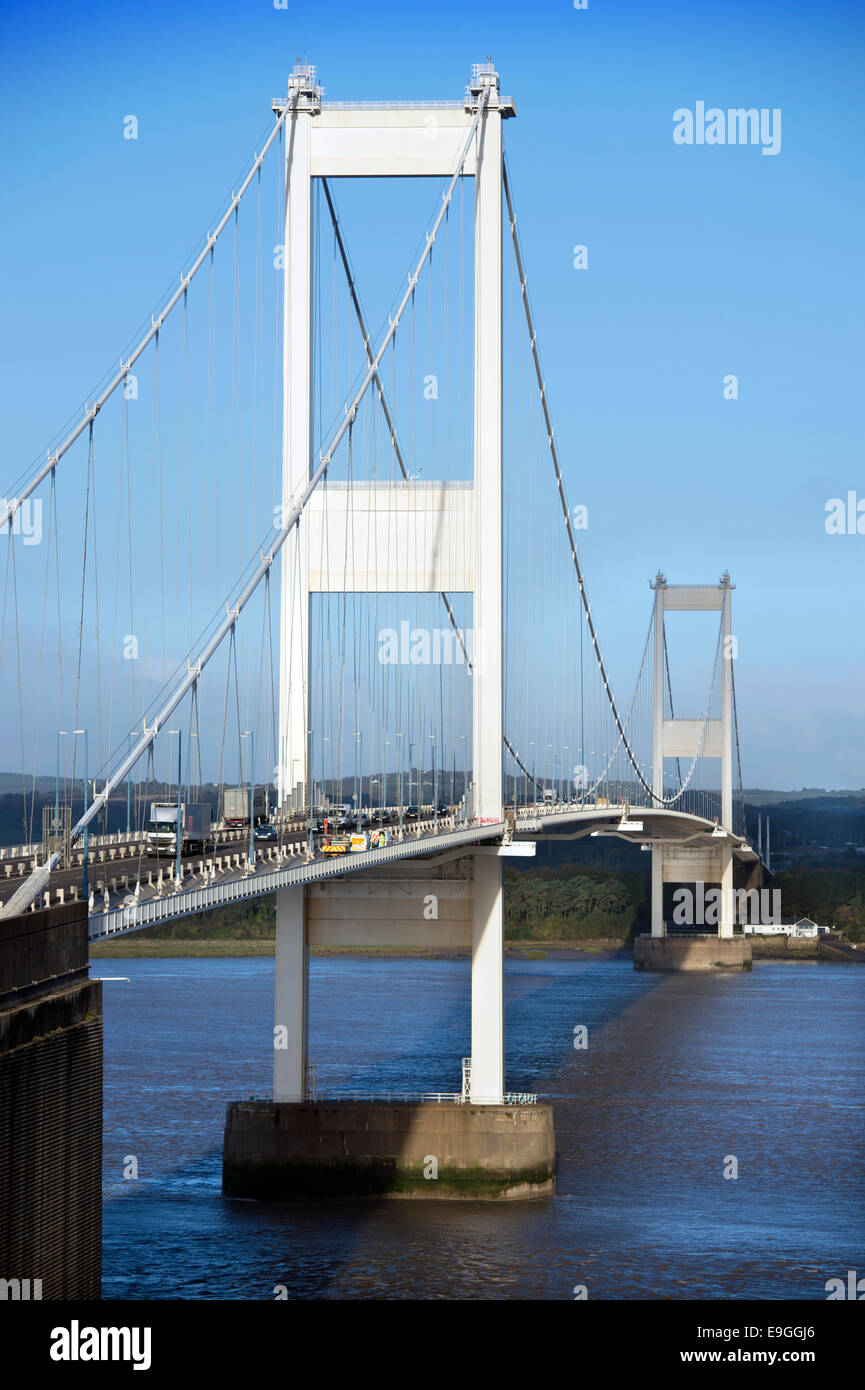 Die erste Severn-Brücke (eröffnet 1966) angesehen, von der nördlichen Seite der Bank bei Aust UK Englisch (Ost) Stockfoto