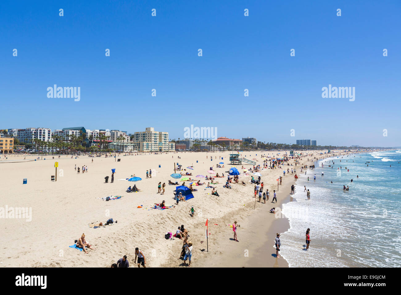 Der Strand von Santa Monica angesehen vom Pier, Los Angeles, Kalifornien, USA Stockfoto
