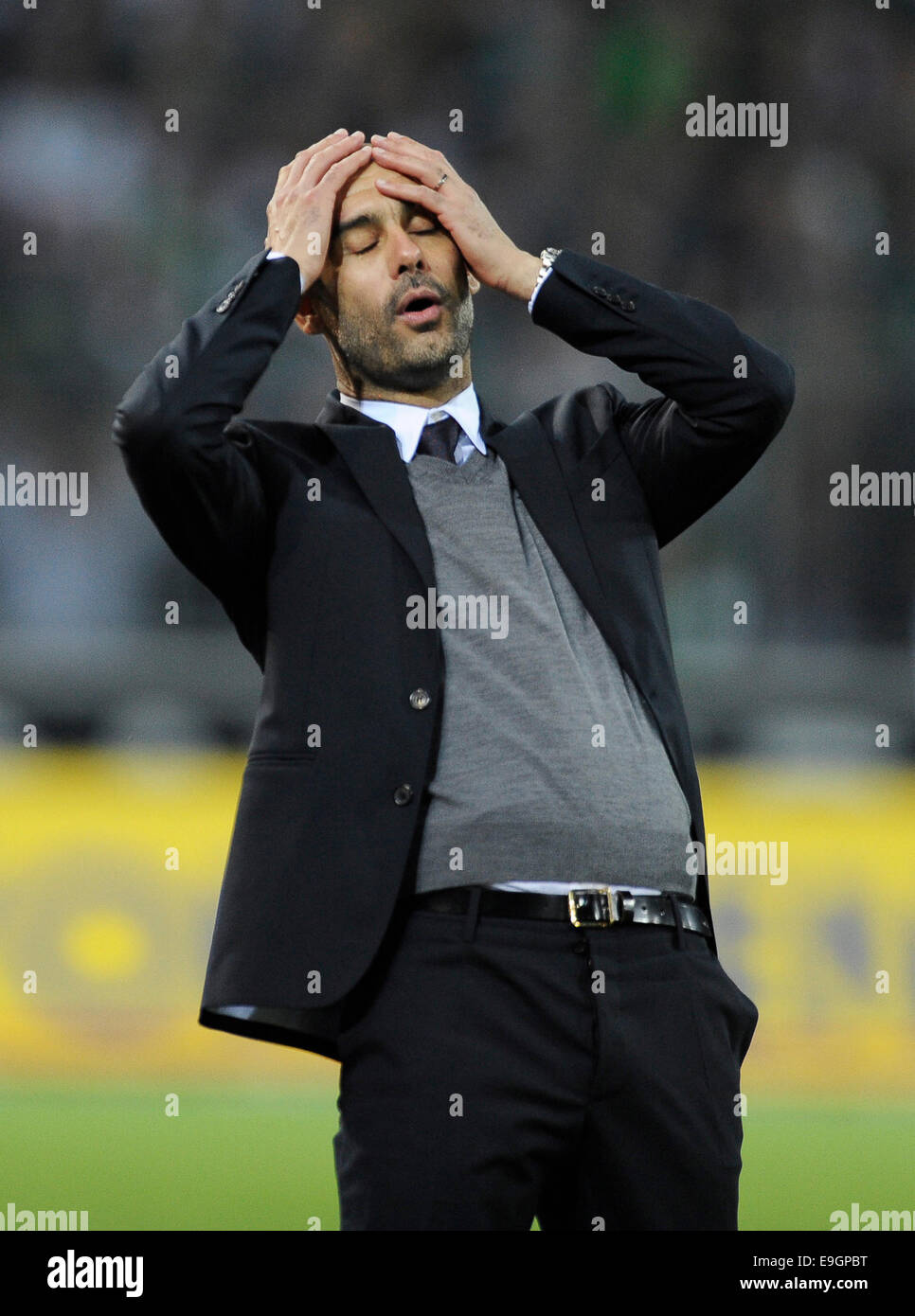 Mönchengladbach, Deutschland. 26. Oktober 2014. Deutsche Fußball Bundesliga Saison 2014/2015 Spieltag 9, Borussia Mšnchengladbach (Mönchengladbach, Gladbach) vs. FC Bayern Muenchen---Pep Guardiola Credit: Kolvenbach/Alamy Live-Nachrichten Stockfoto