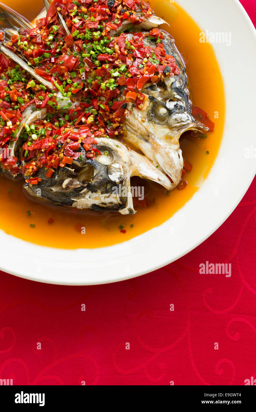 Chinesische Küche Chili Fischkopf Stockfoto