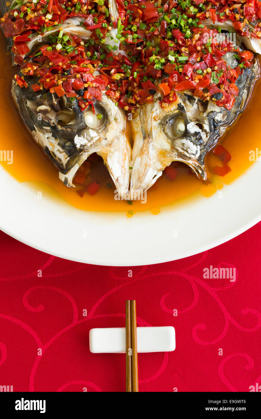 Chinesische Küche Chili Fischkopf Stockfoto