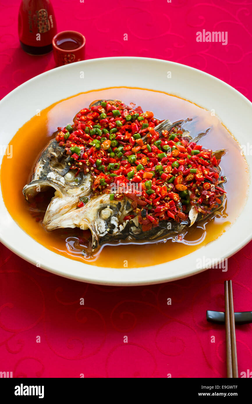 Chinesische Küche Chili Fischkopf Stockfoto