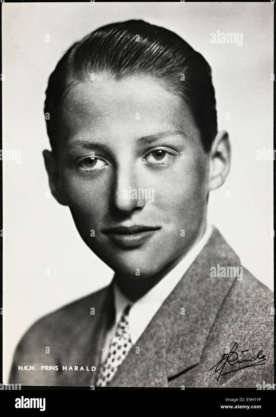 Ein königliches Porträt von König Harald V. von Norwegen, aufgenommen in seinen frühen Jahren als Prinz Harald. Das Bild ist Teil der Sammlung der Nationalbibliothek Norwegens, die die norwegische königliche Geschichte dokumentiert. Stockfoto