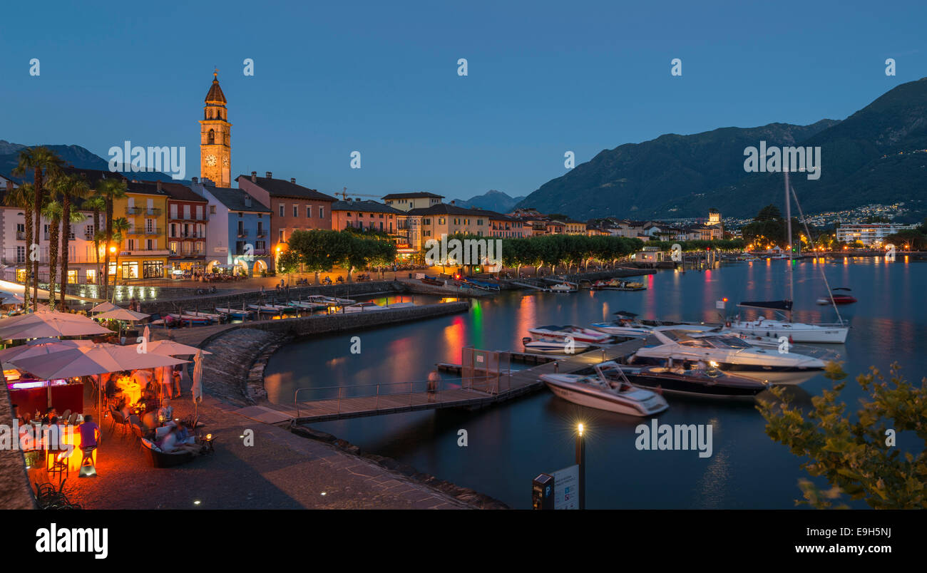 Promenade von Ascona am Lago Maggiore oder Lago Maggiore am Abend, Ascona, Kanton Tessin, Schweiz Stockfoto