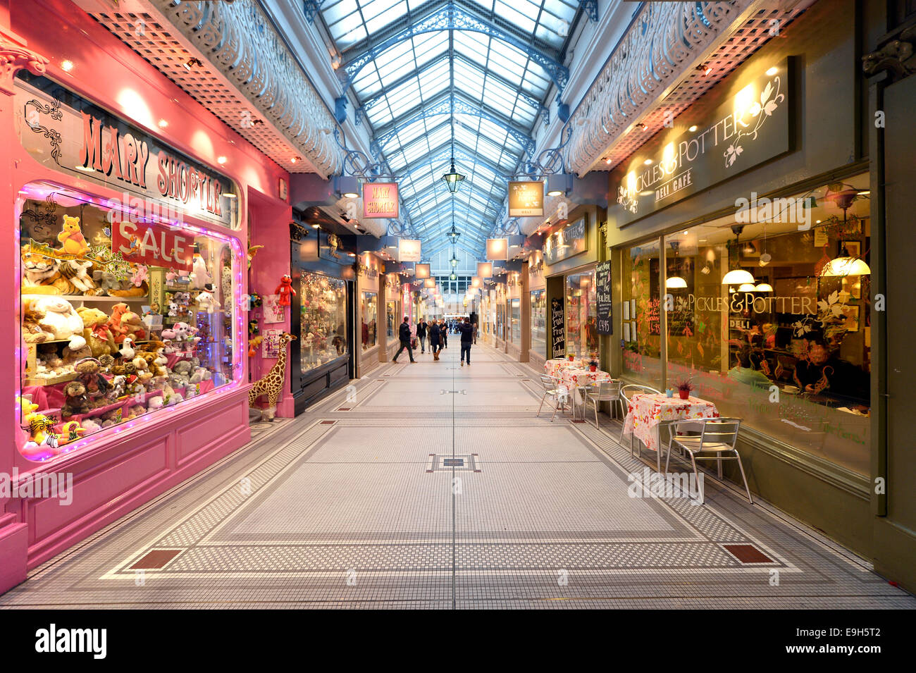 Queens Arcade, Leeds, West Yorkshire, England, Vereinigtes Königreich Stockfoto