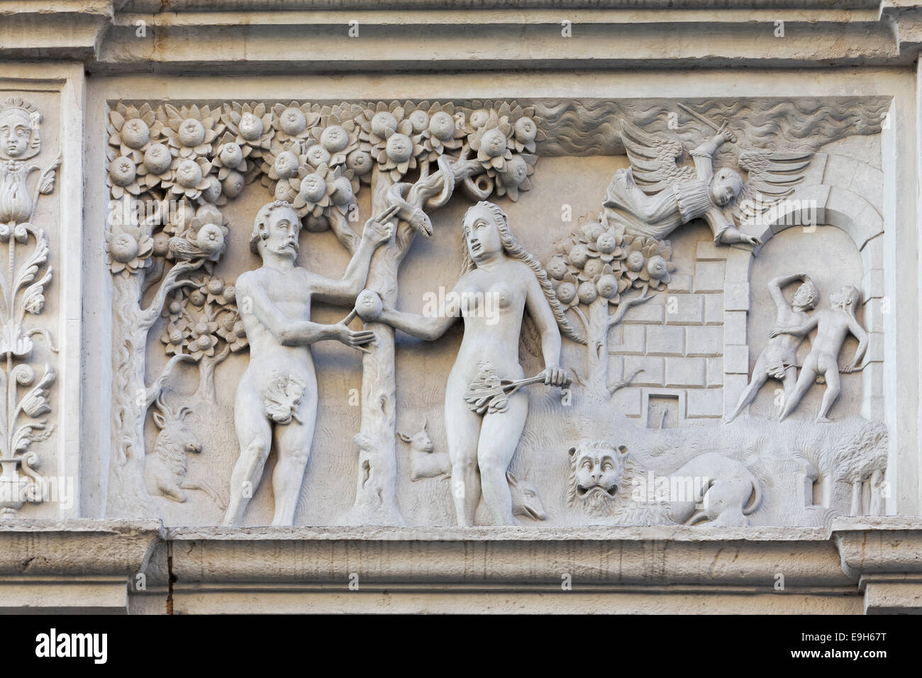 Adam und Eva im Paradies, Relief, "biblische Haus', Görlitz, Sachsen, Deutschland Stockfoto