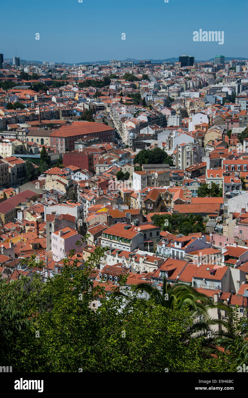 Blick auf die Stadt von Castello de Sao Jorge, Lissabon, Distrikt Lissabon, Portugal Stockfoto