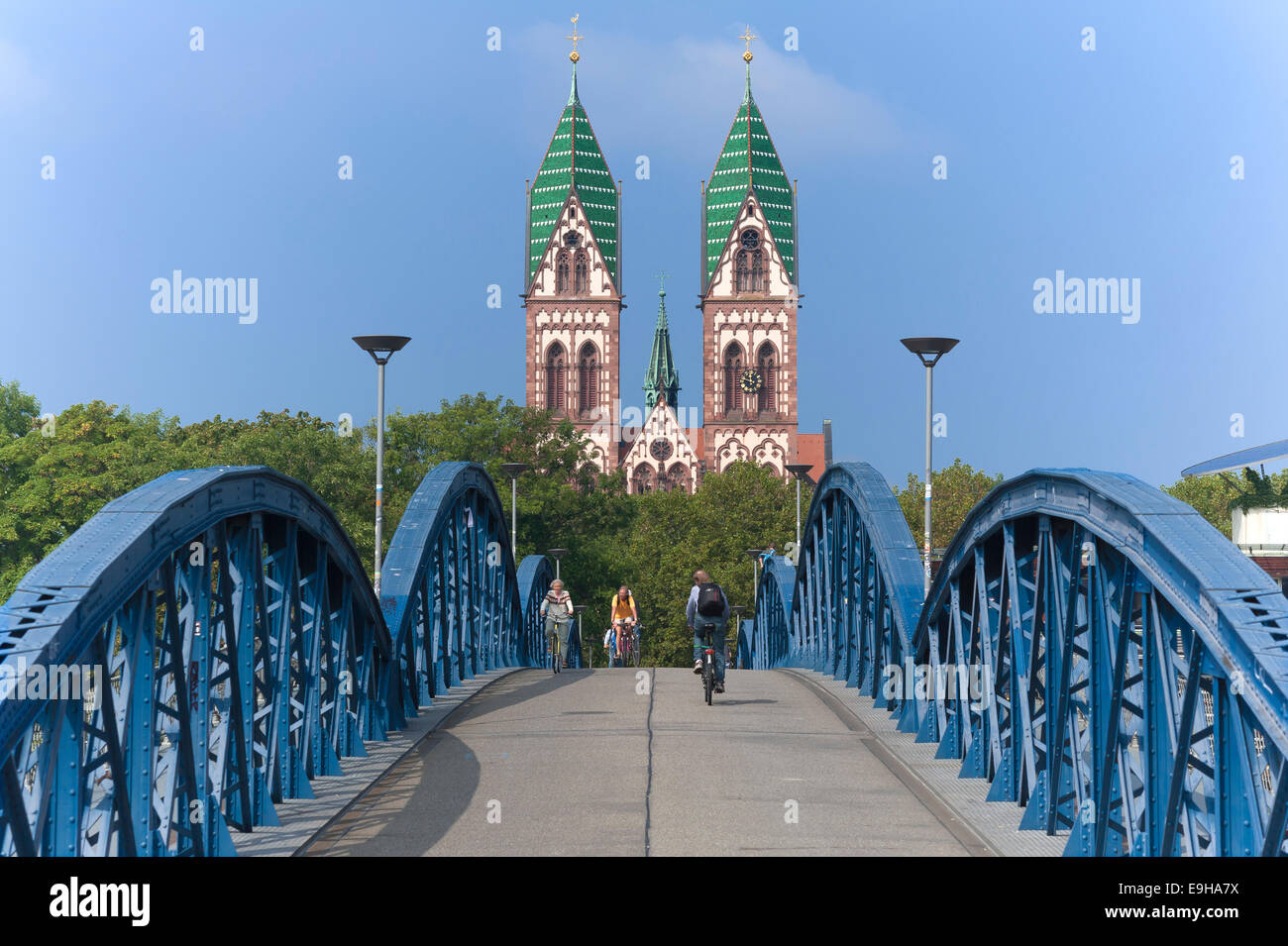 Herz Jesu-Kirche oder Sacred Heart Church, erbaut im Stil des Historismus, geweiht 1897, die Wiwilíbrücke Stockfoto