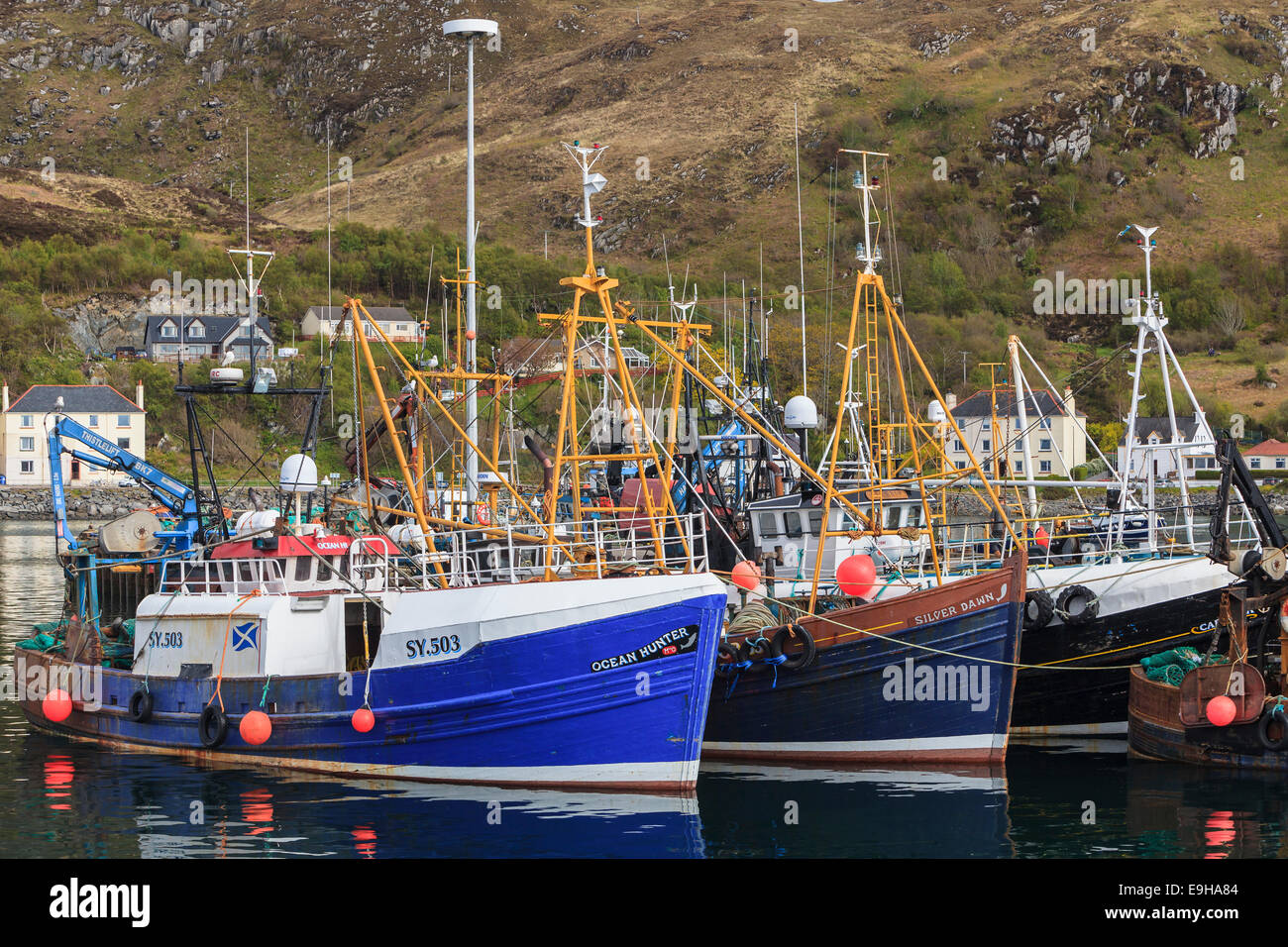 Angelboote/Fischerboote im Hafen von Mallaig, Mallaig, Highlands, Schottland, Vereinigtes Königreich Stockfoto