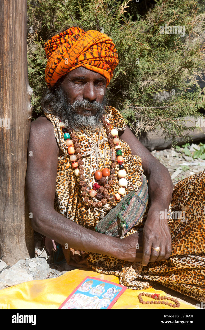 Sadhu, heiliger Mann mit Turban und Halsketten, Muktinath, Mustang, Nepal Stockfoto
