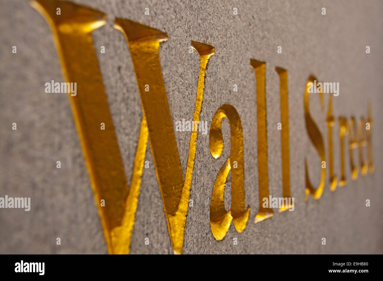 Wall Street-Logo auf der Bankers Trust Building, Manhattan, New York City, New York, USA Stockfoto