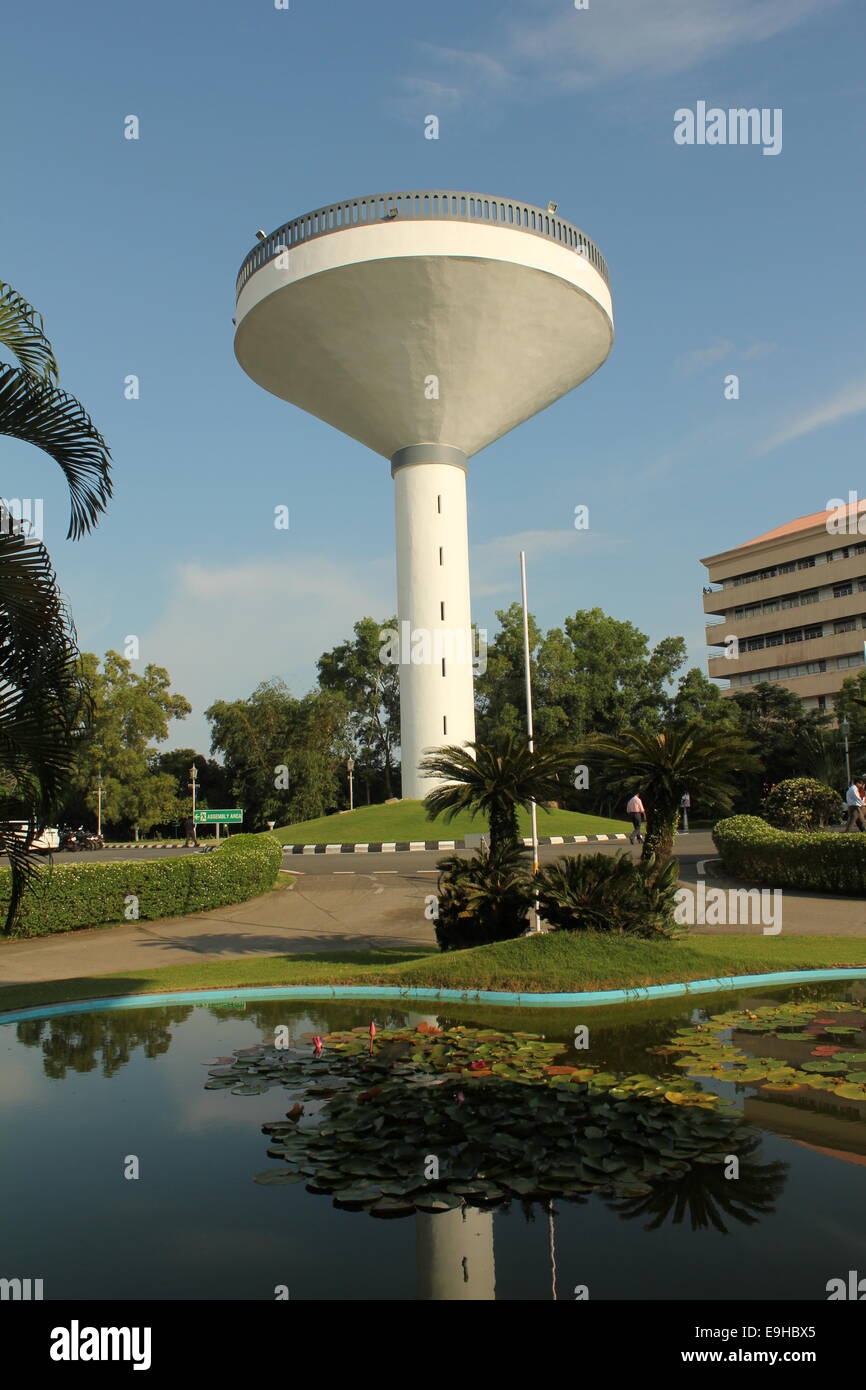 Die berühmte Wassertankstruktur im Technopark Trivandrum, Kerala, Indien, spiegelt moderne Architektur und grüne Umgebung in Indiens größtem IT-Park wider Stockfoto