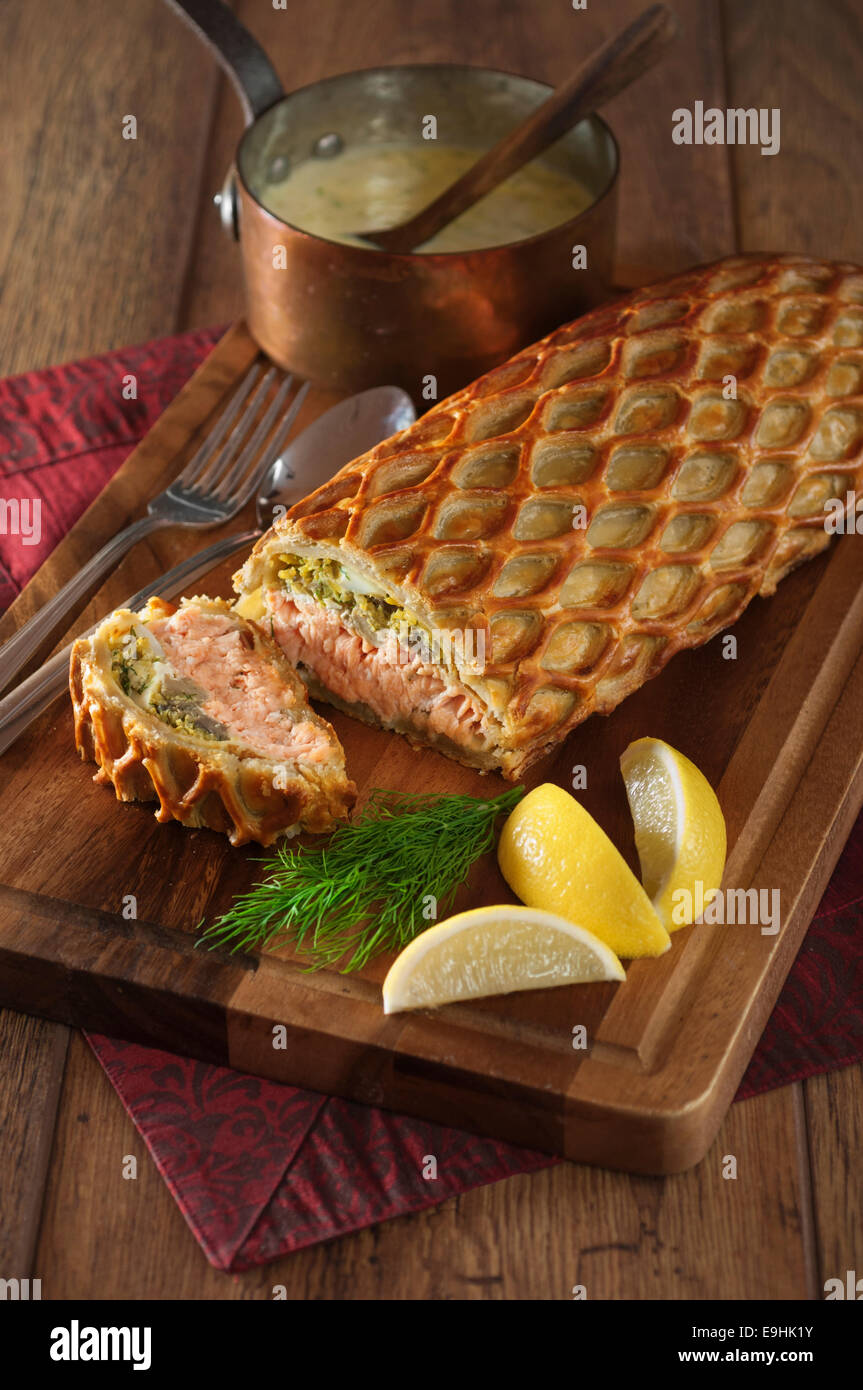 Lachs Coulibiac. Saumon En Croûte Koulibiac. Stockfoto