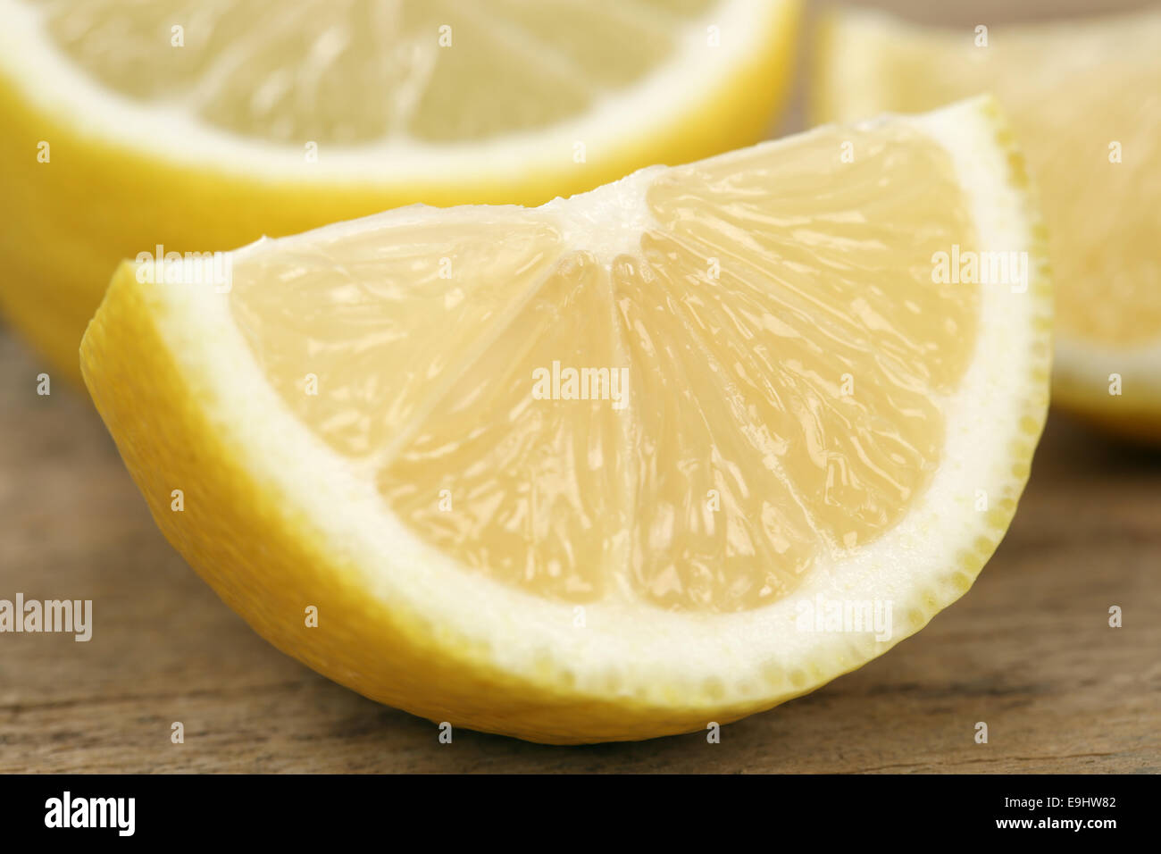 Gesunde Ernährung in Scheiben geschnittenen Zitrone Zitrusfrüchte Stockfoto