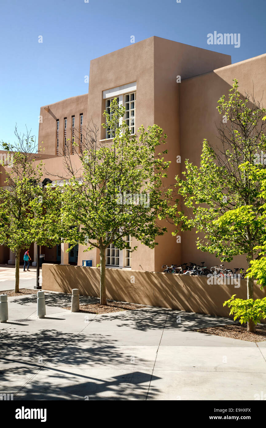 Haupteingang, Zimmerman Bibliothek, Campus der Universität von New Mexico, Albuquerque, New Mexico, Vereinigte Staaten Stockfoto