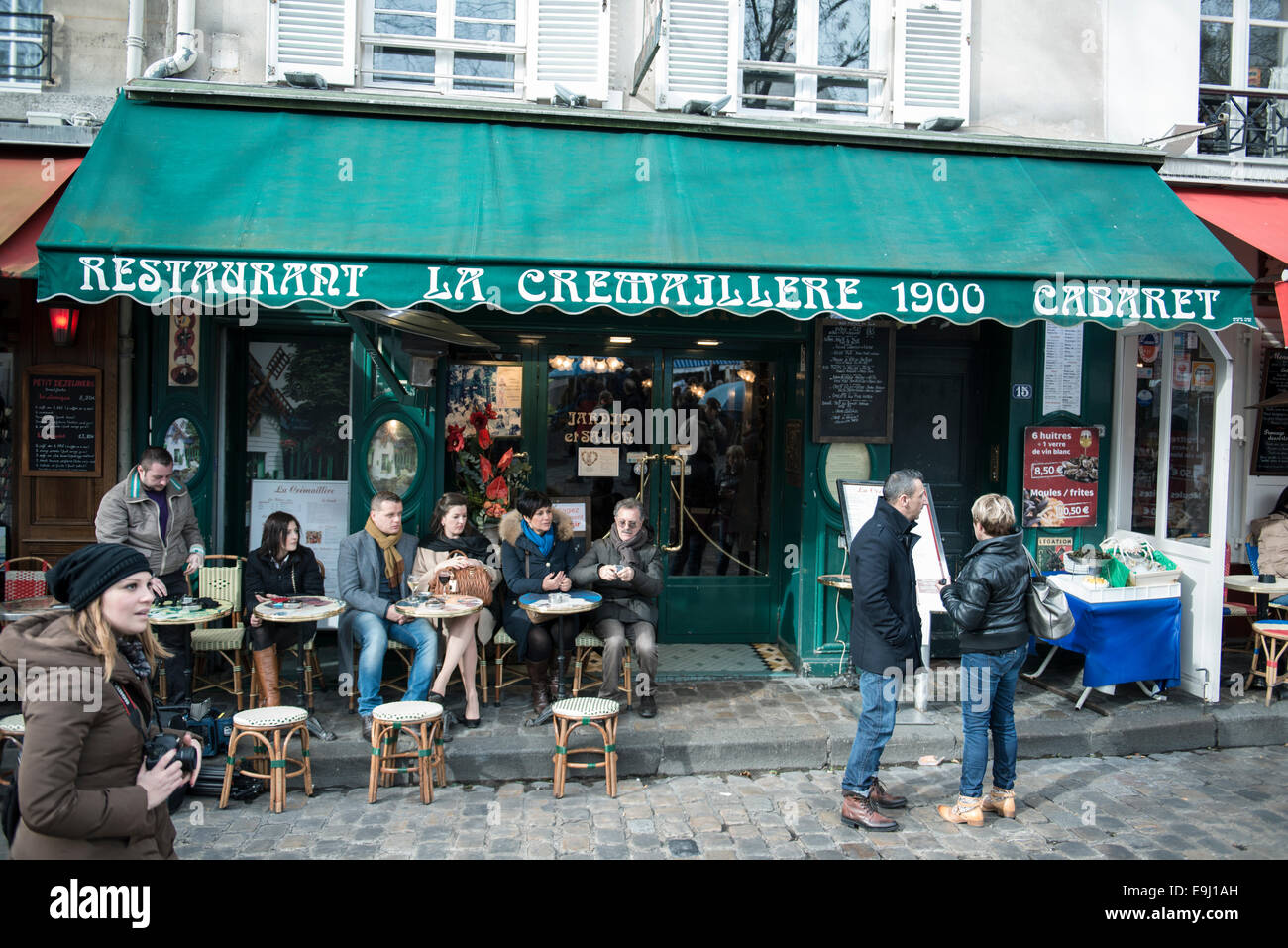 Außerhalb der typisch französischen Restaurants in der französischen Hauptstadt Paris Stockfoto