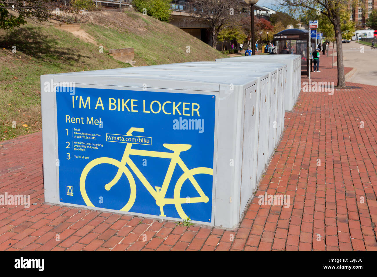 Fahrrad Schließfach mieten Boxen in Metro-Station - Alexandria, Virginia, Vereinigte Staaten Stockfoto