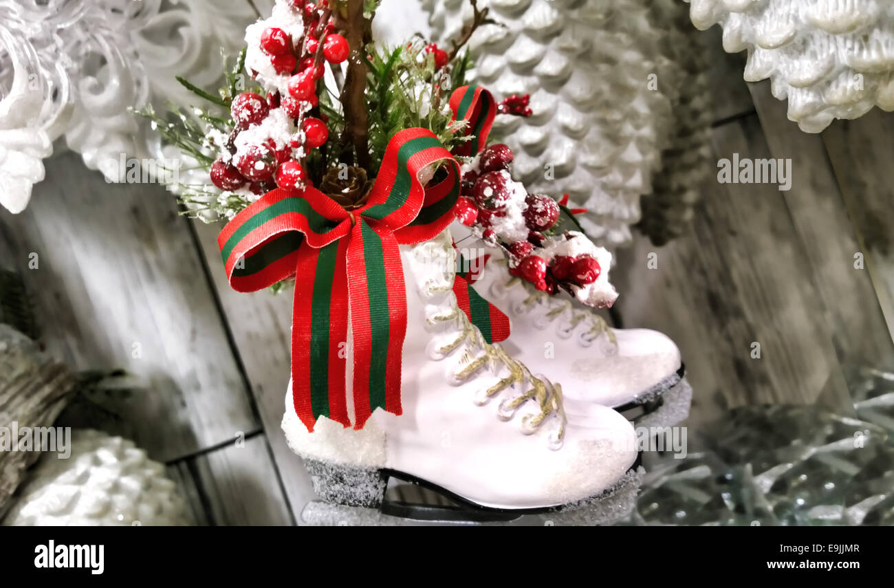 dekorative Schlittschuhe Winter Stillleben Stockfoto