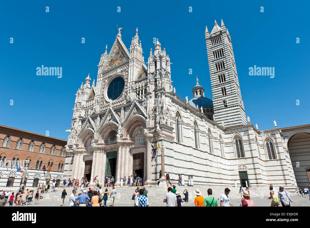 Dom von Siena, Cattedrale di Santa Maria Assunta, gekleidet in weißem und schwarzem Marmor, Altstadt, Siena, Toskana, Italien Stockfoto