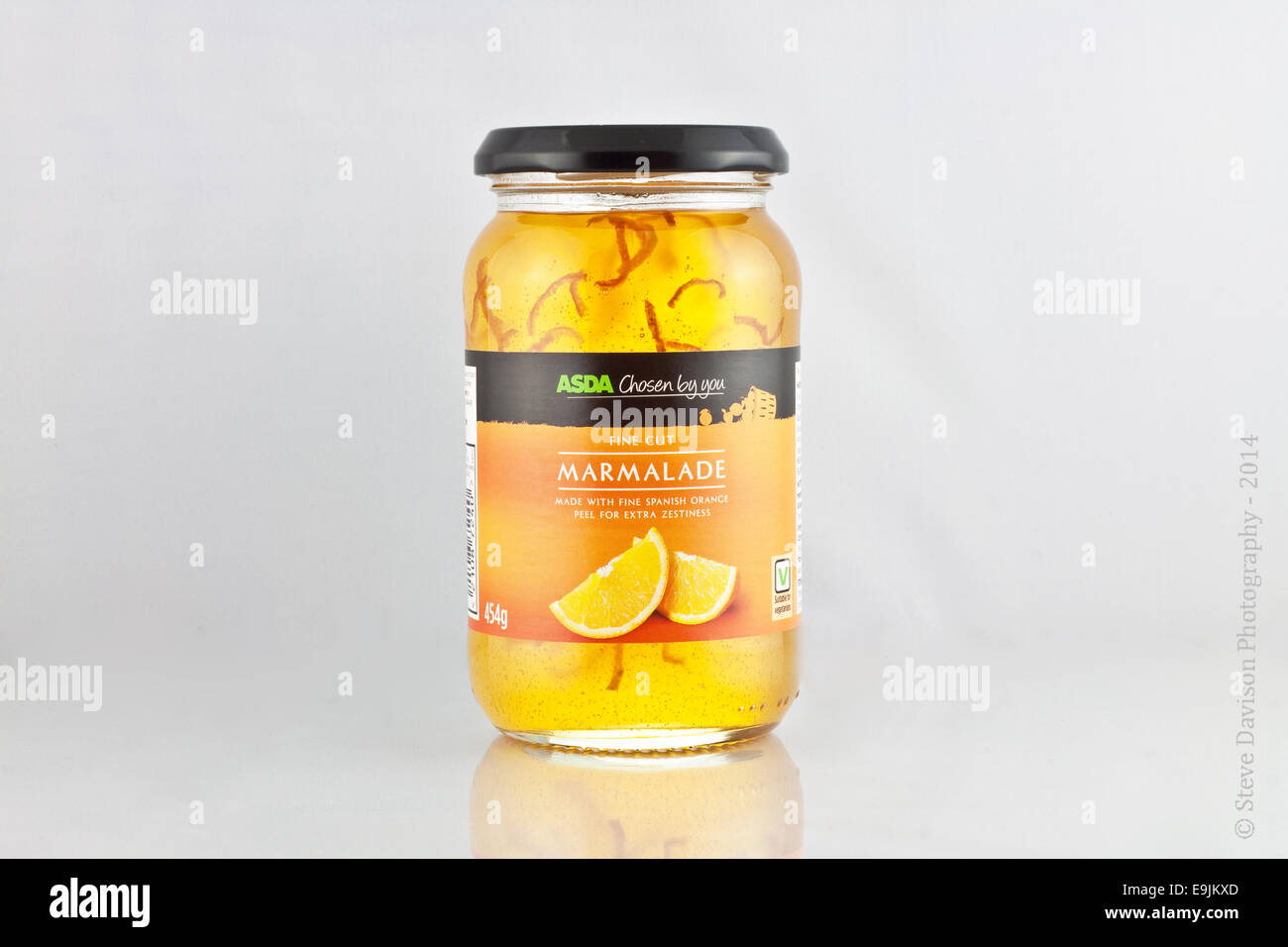 Ein Glas von Asda Spanisch Orange Marmalade Stockfoto