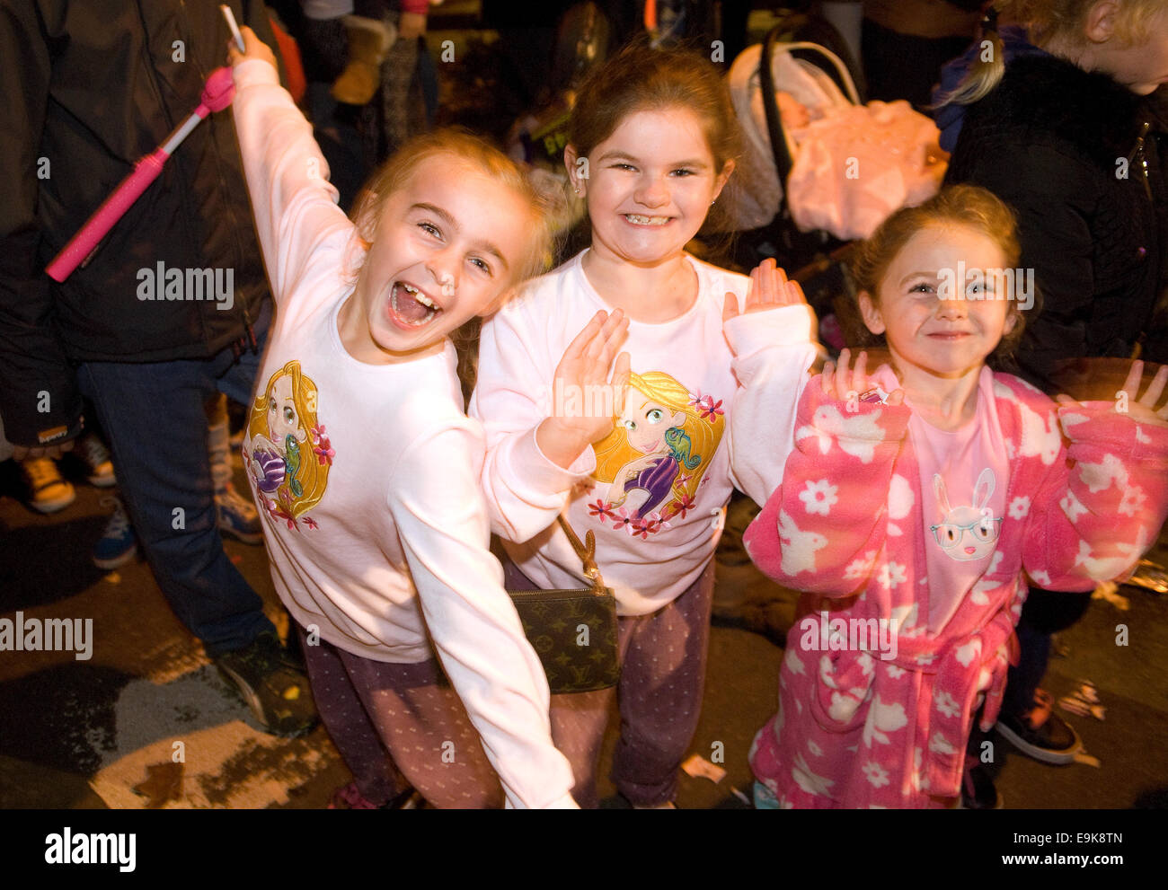 Jugendliche, die Spaß am Karneval Liphook, 25. Oktober 2014, Liphook, Hampshire, UK. Stockfoto