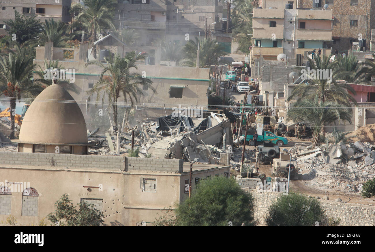 Gaza. 29. Oktober 2014. Foto aufgenommen am 29. Oktober 2014 zeigt ein zerstörtes Haus nach einem Luftangriff von ägyptischen Sicherheitskräften in der ägyptischen Stadt Rafah, nahe der Grenze zu südlichen Gazastreifen. © Khaled Omar/Xinhua/Alamy Live-Nachrichten Stockfoto