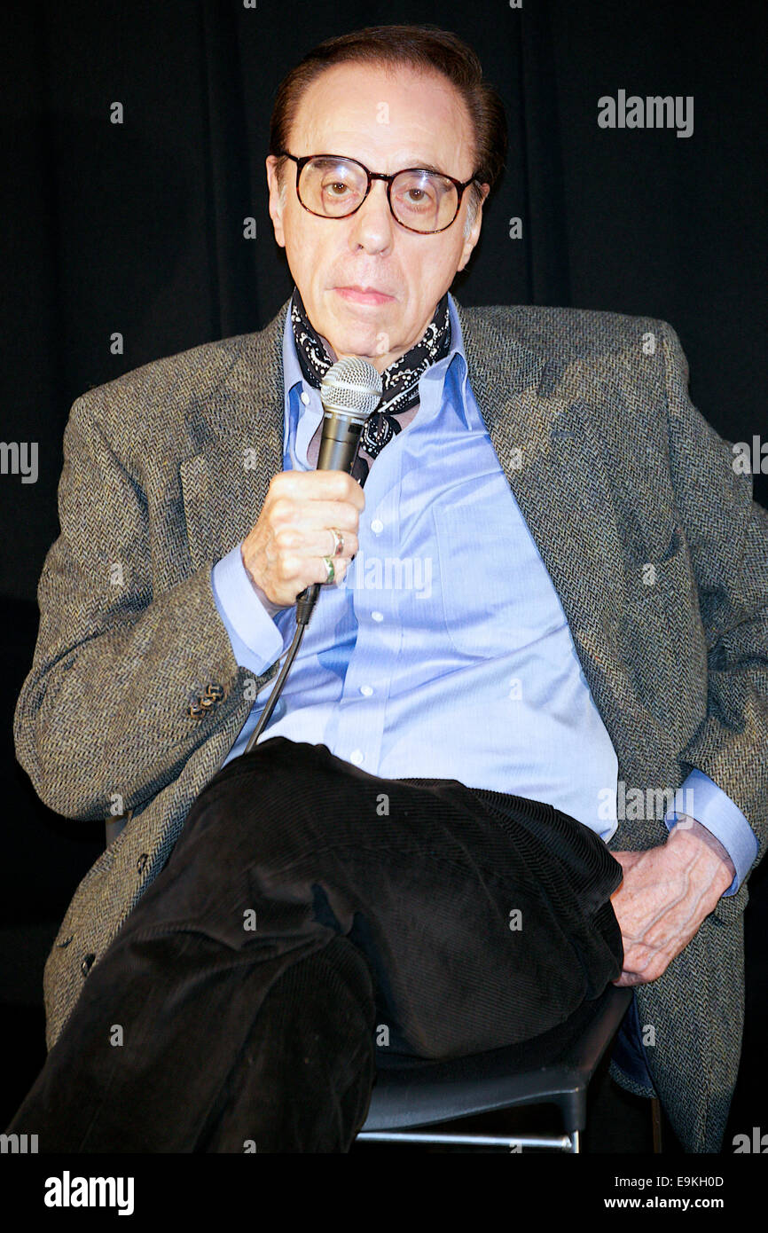 Tokio, Japan. 29. Oktober 2014. Regisseur Peter Bogdanovich spricht die Zielgruppe während der Bühne Gruß des Films "sie lustige Art und Weise, dass bei TOHO Kinos in Roppongi am 29. Oktober 2014, Tokio, Japan ist". Die 27. Tokyo International Film Festival ist das größte Kino Festival in Tokio bekleidete vom 23. Oktober bis 31. Bildnachweis: Rodrigo Reyes Marin/AFLO/Alamy Live-Nachrichten Stockfoto