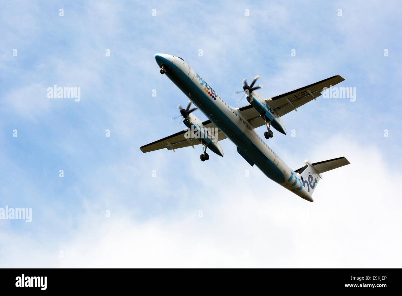 De Havilland Canada DHC-8-402Q Dash 8 G-ECOT Ansatz am Manchester Airport landen Stockfoto