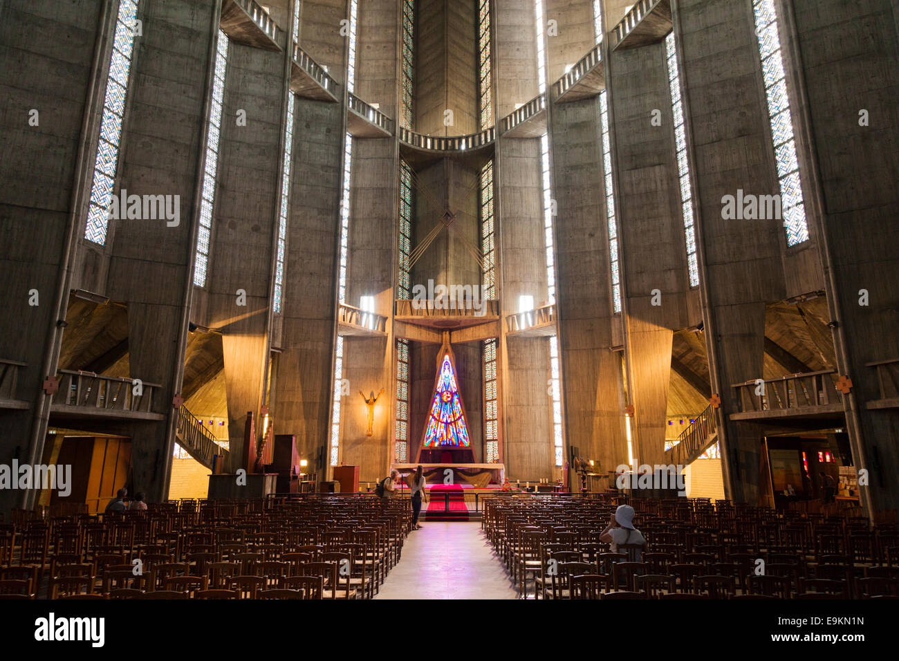 Innenraum der Kirche von Notre Dame in Royan Frankreich Stockfoto