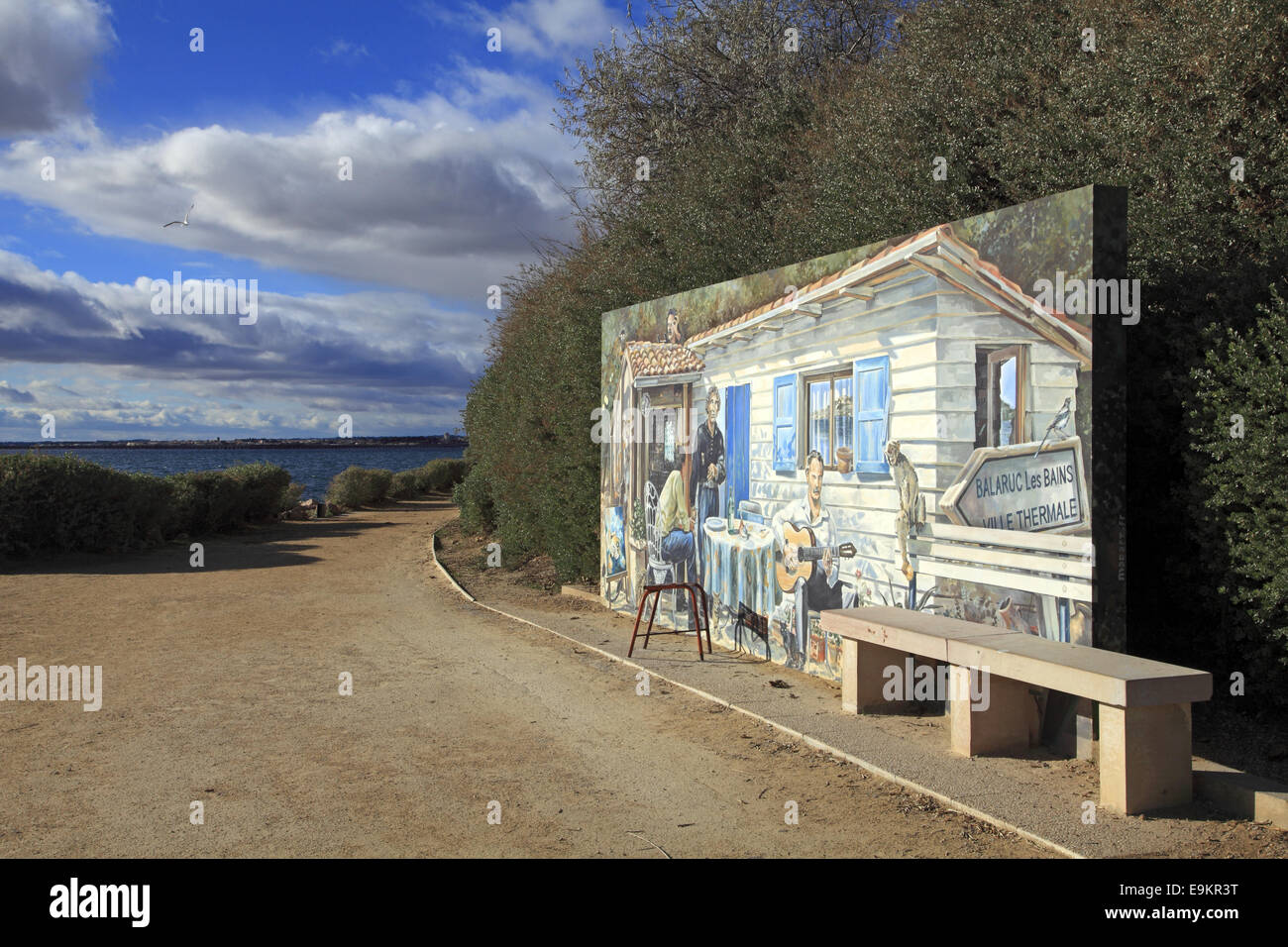 Promenade, Georges Brassens, "Die Hütte von Lolo" optische Täuschung durch Mad'Art Konzept gemacht. Balaruc-Les-Bains, Frankreich. Stockfoto