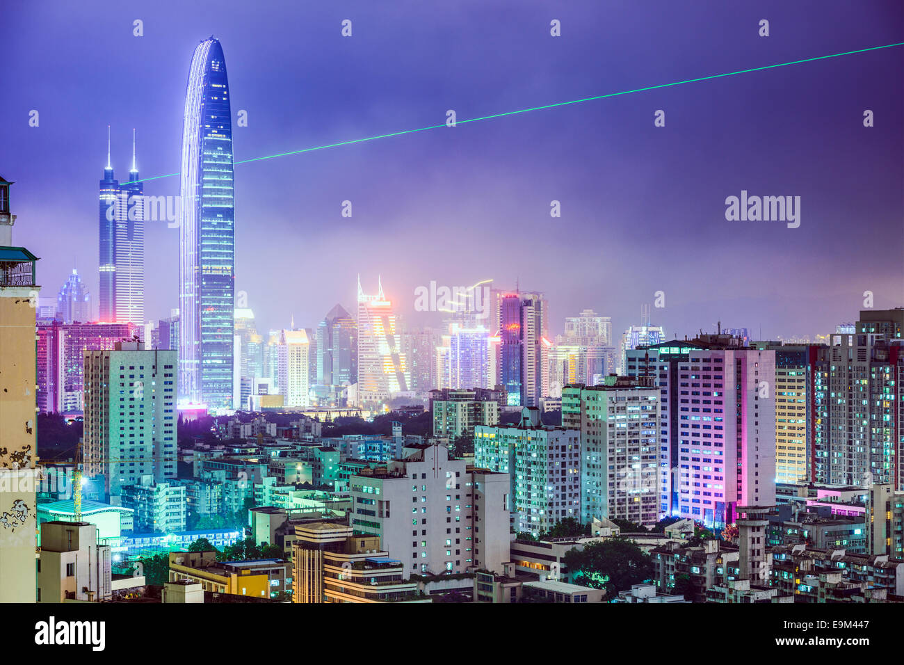 Shenzhen, China Stadt Skyline bei Nacht. Stockfoto